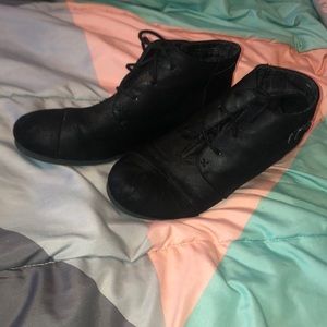 Black Shoes